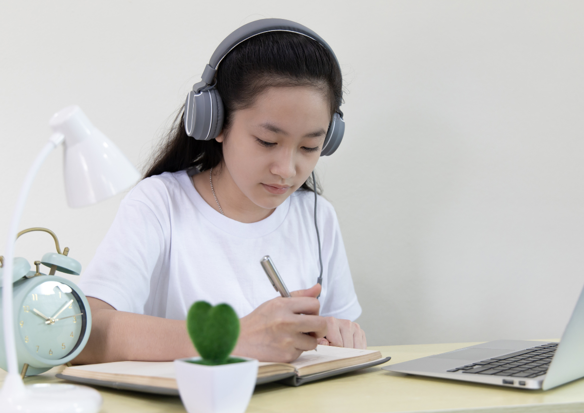 Việc học IELTS từ sớm mang lại nhiều lợi ích như phát triển ngôn ngữ một cách tự nhiên