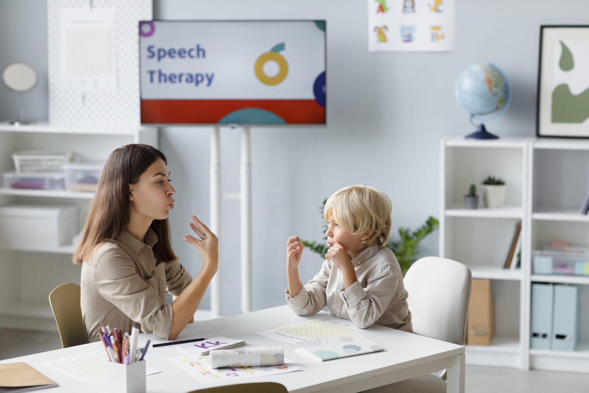 Giao tiếp tự nhiên, ứng dụng thực tế
